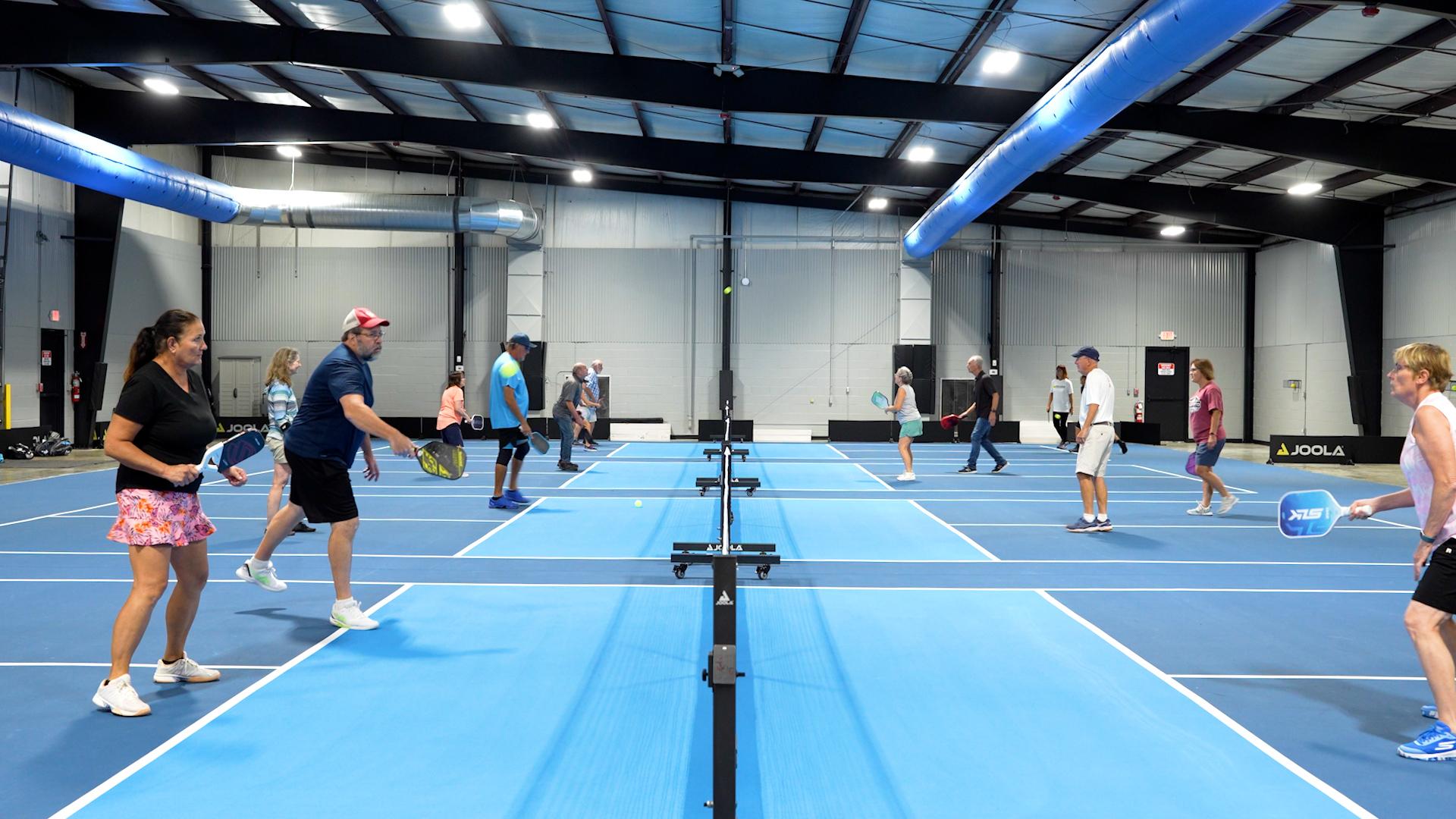 all picklebal courts in use